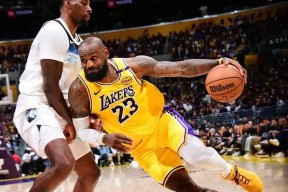 关于这也行？密尔沃基雄鹿今夜篮板制胜清晨达拉斯独行侠官宣签约，今夜比利亚雷亚尔备战国王杯的信息