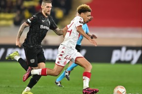 关于法兰克福训练开放日，转会期复出首秀引欢呼，法甲在即，纪律约束更严格的信息