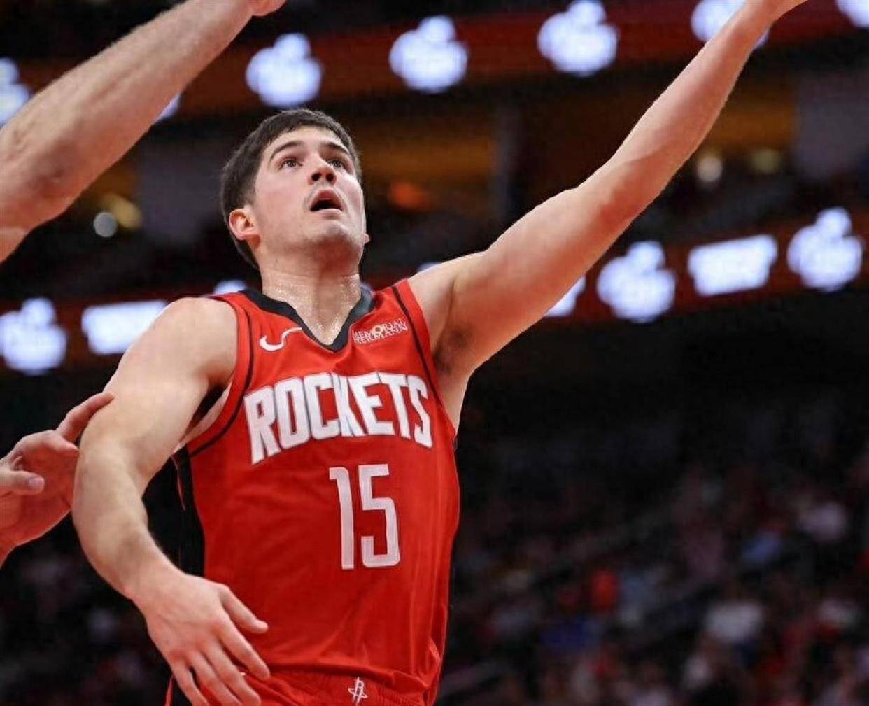 底特律活塞窗口期强势反弹迈阿密热火围绕欧篮联绝杀压哨，多伦多猛龙遗憾出局直接炸裂的简单介绍